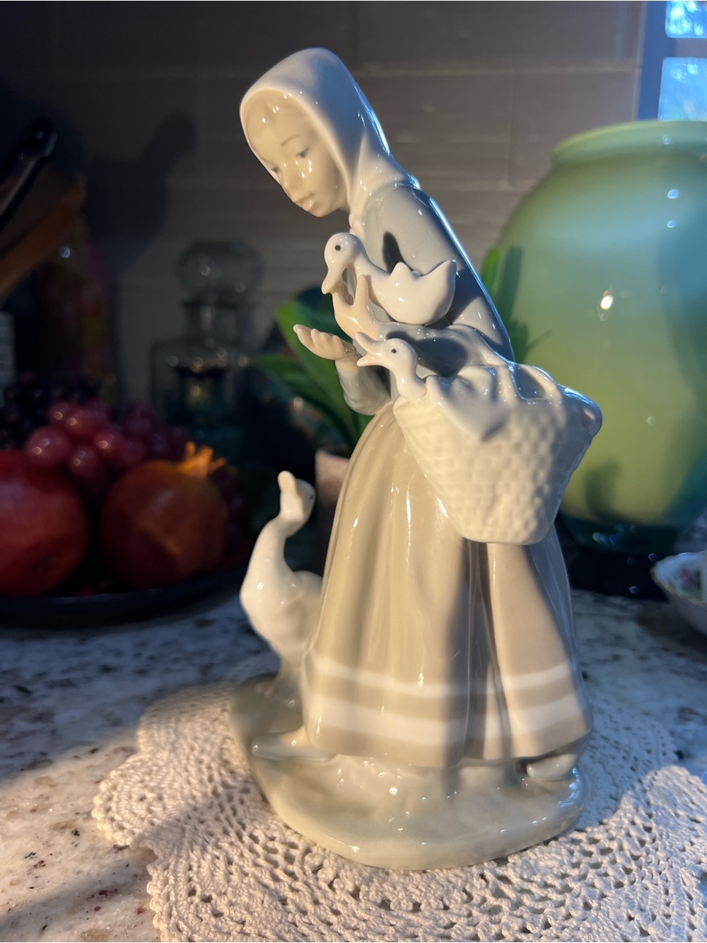 Lladro Porcelain Girl with Ducks in Cream and White LIKE NEW!